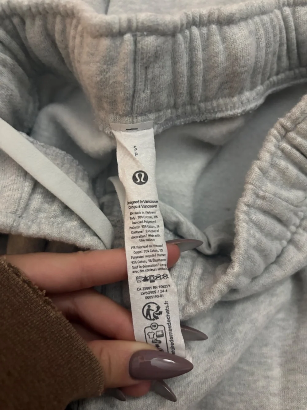 LULULEMON - grey sweatpants